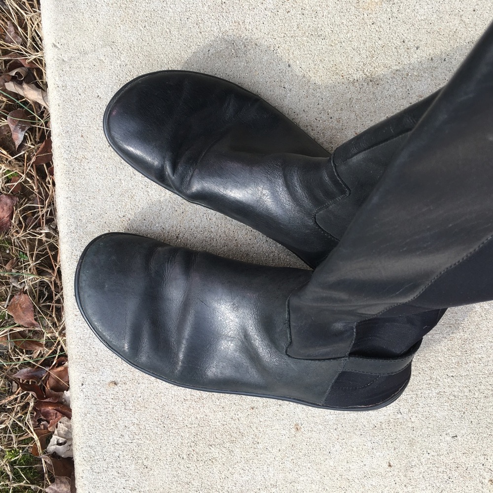 EUC Black Vivobarefoot Ryder Boots size 40
